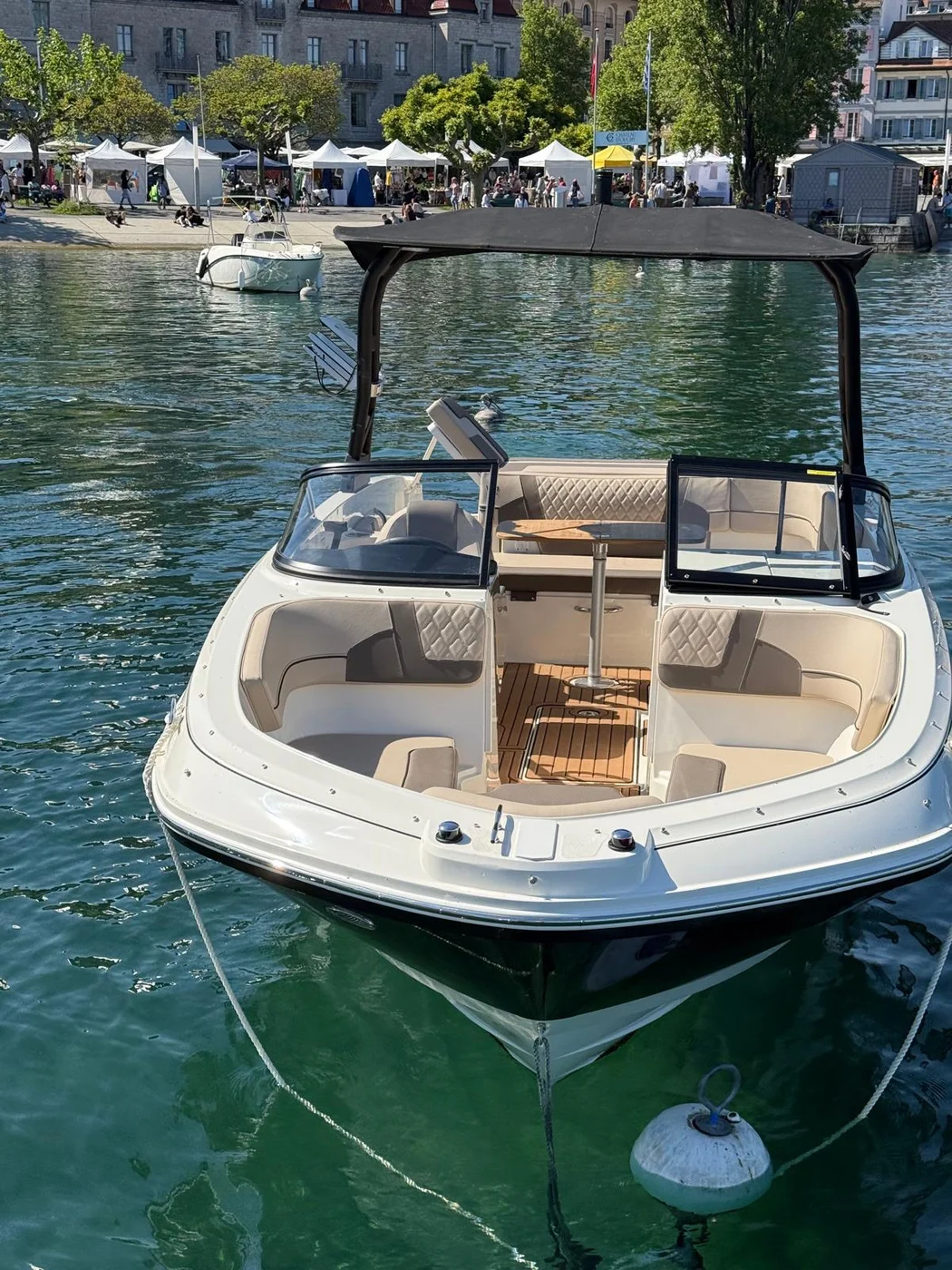 Bayliner VR6 arrière
