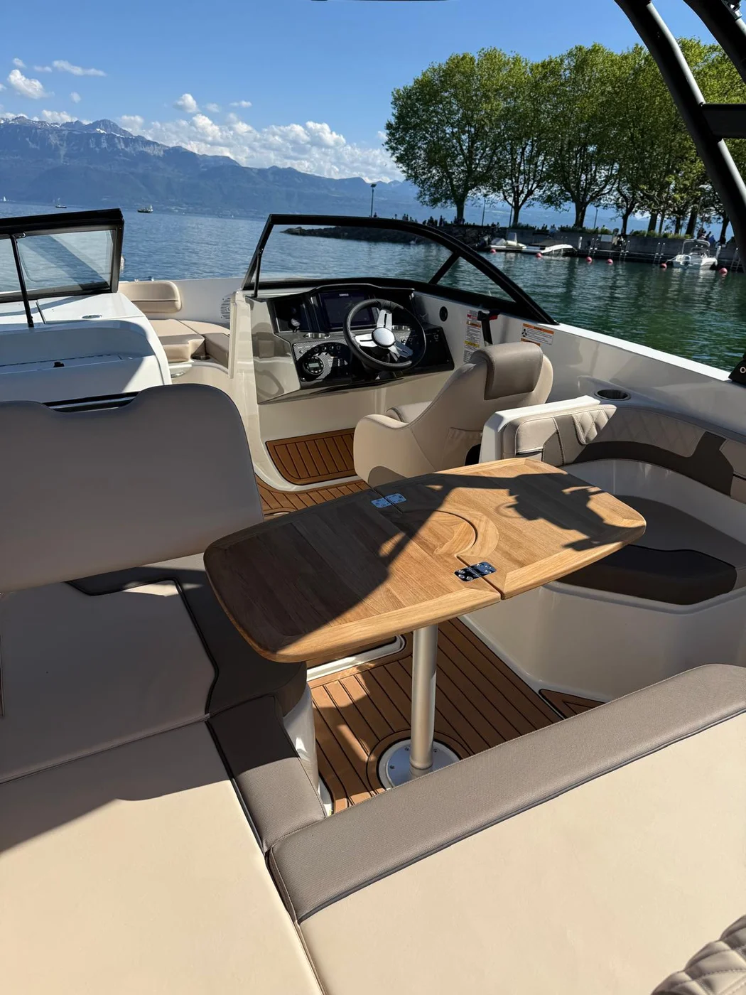 Bayliner VR6 vue lac