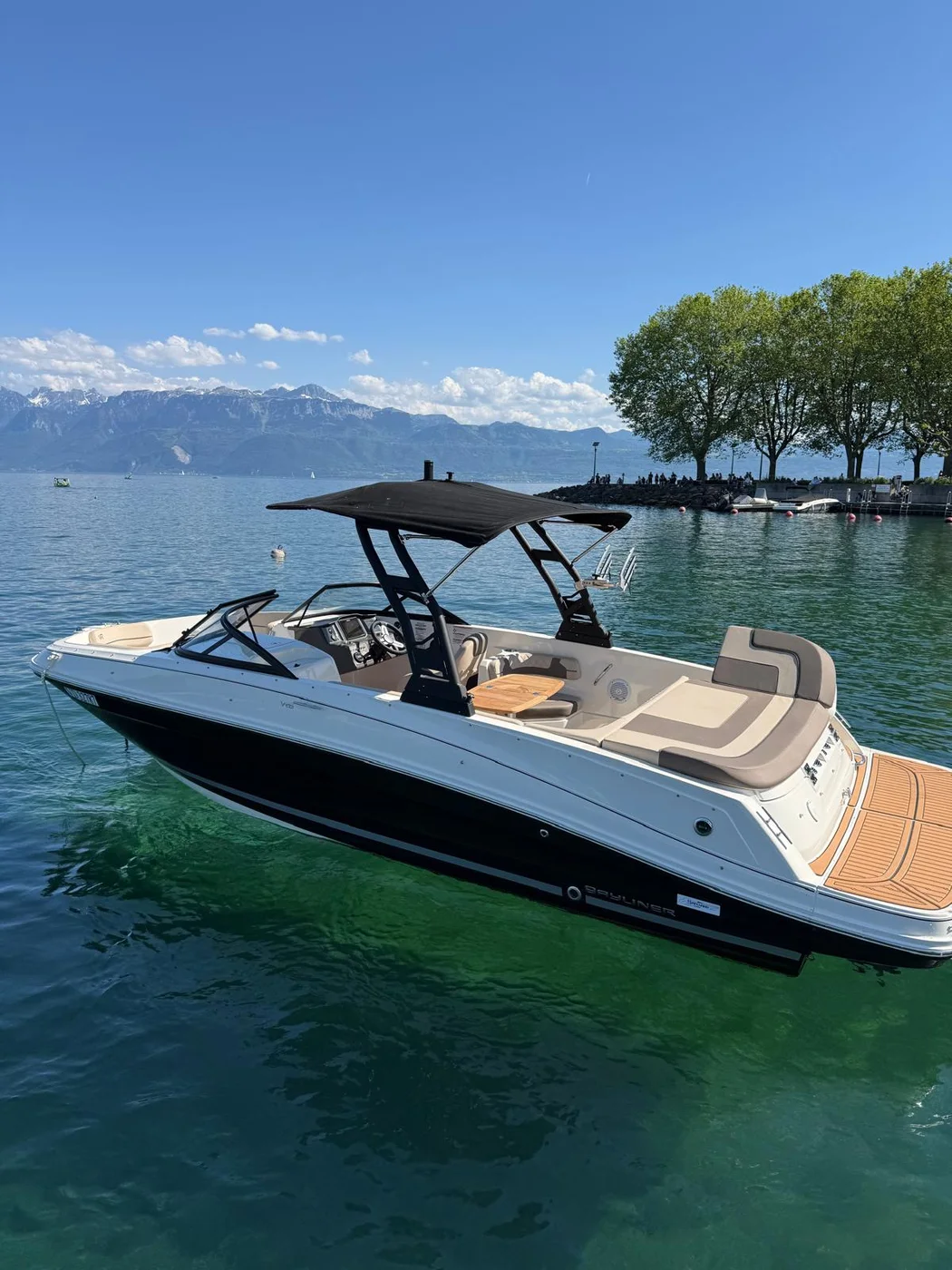 Bayliner VR6 détail